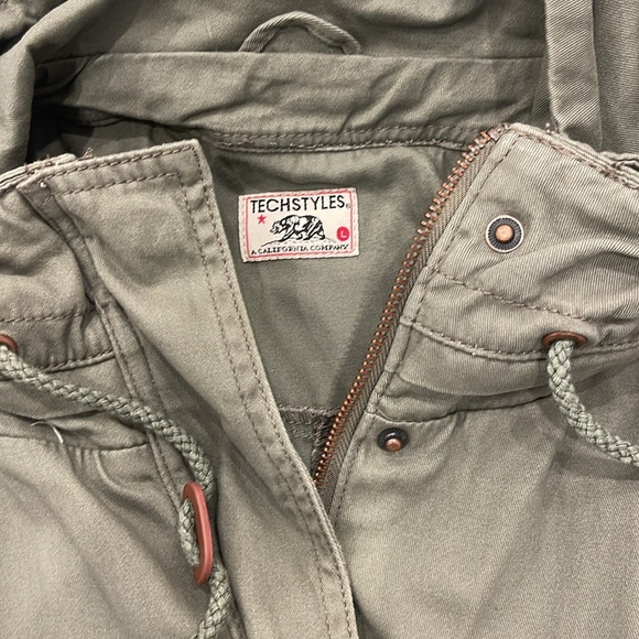 Utility jacket - Picture 2 of 3